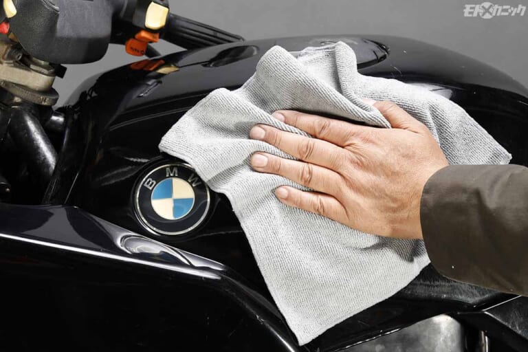 デイトナ デイトナ 艶出しワックススプレー|施工|汚れ取りと磨き込みの合わせ技でさらに輝く外装パーツ〈デイトナ磨きケミカルカタログ×3選〉