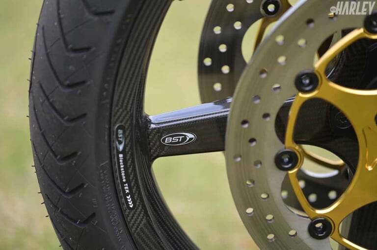 ハーレーダビッドソン FLHRロードキング|フォレストウイングカスタム|BST製カーボンホイール|FLHRロードキングベースのパフォーマンスバガー【理想のカスタムハーレーをゲット!】