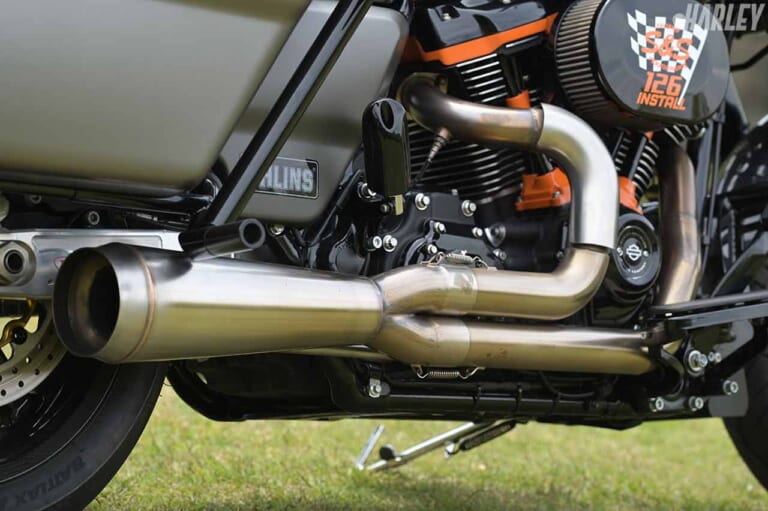 ハーレーダビッドソン FLHRロードキング|フォレストウイングカスタム|バーンズステンレス2in1マフラー|FLHRロードキングベースのパフォーマンスバガー【理想のカスタムハーレーをゲット!】