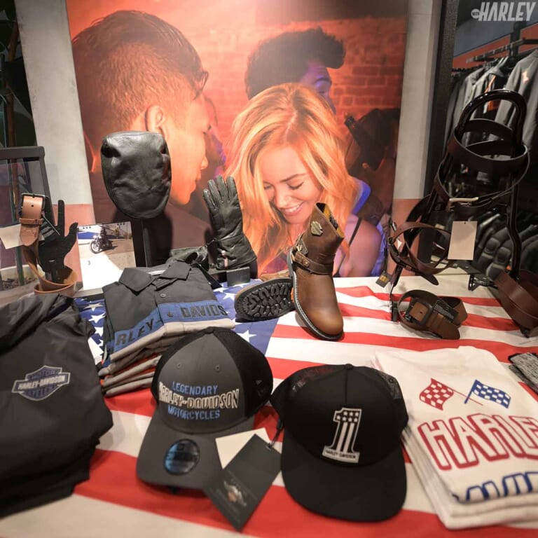 ハーレーダビッドソンセントラル世田谷店|アパレルコーナー|都内からハーレーライフを積極的に発信するH-Dセントラル世田谷店〈ウィズハーレー・ディーラー探訪レポ〉