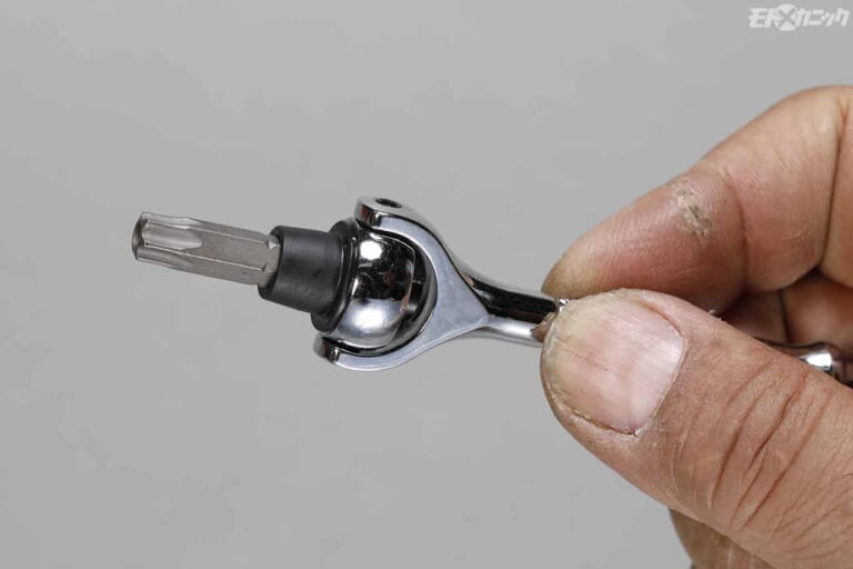 アストロプロダクツ|AP 1/4HEX スイベルビット ラチェットハンドル ミニ 90T|リーズナブルな価格で人気のアストロプロダクツ製品〈バイク向けおすすめ工具×5選〉