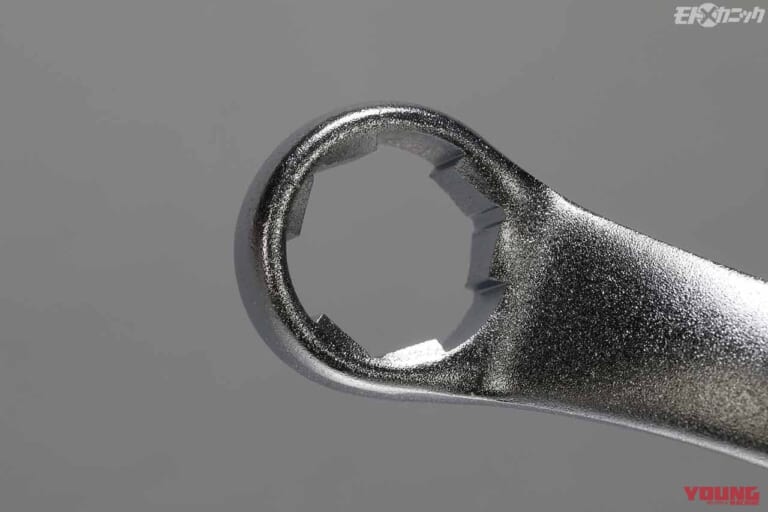 ストレート|エキストラクターリングレンチ|メガネ部拡大|カユいところに手が届く、ストレートのバイク向けおすすめ便利工具×5選