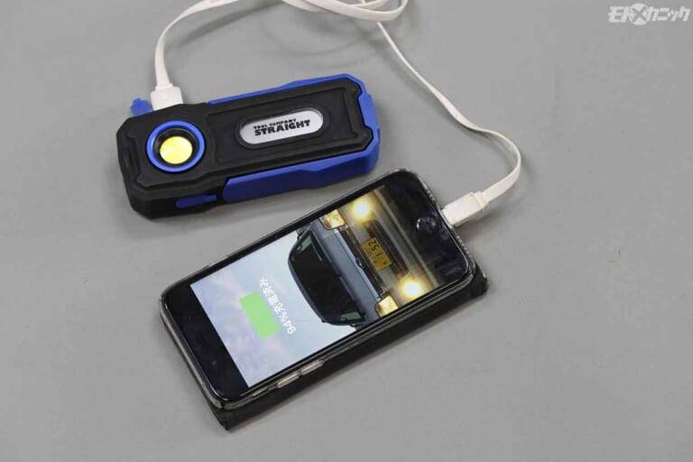 ストレート|充電式 LEDライト|スマホを充電|カユいところに手が届く、ストレートのバイク向けおすすめ便利工具×5選