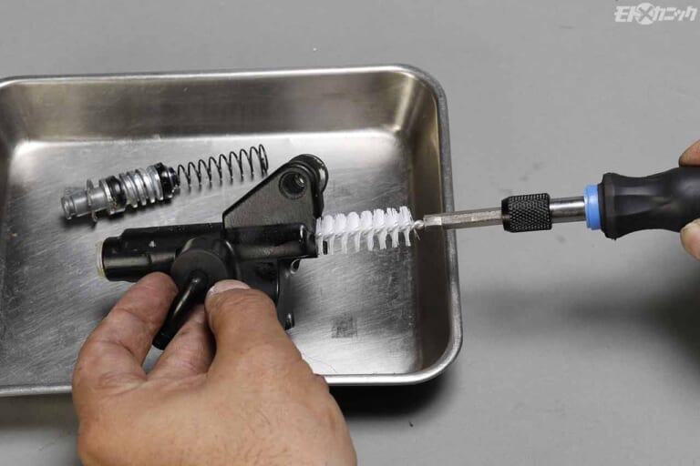 ワールドインポートツールズ 38PC 1/4シャンクワイヤーブラシセット|工具専門ショップの個性光るオリジナルツール×6選〈かっこよくて/とんがった/間違いのない工具〉