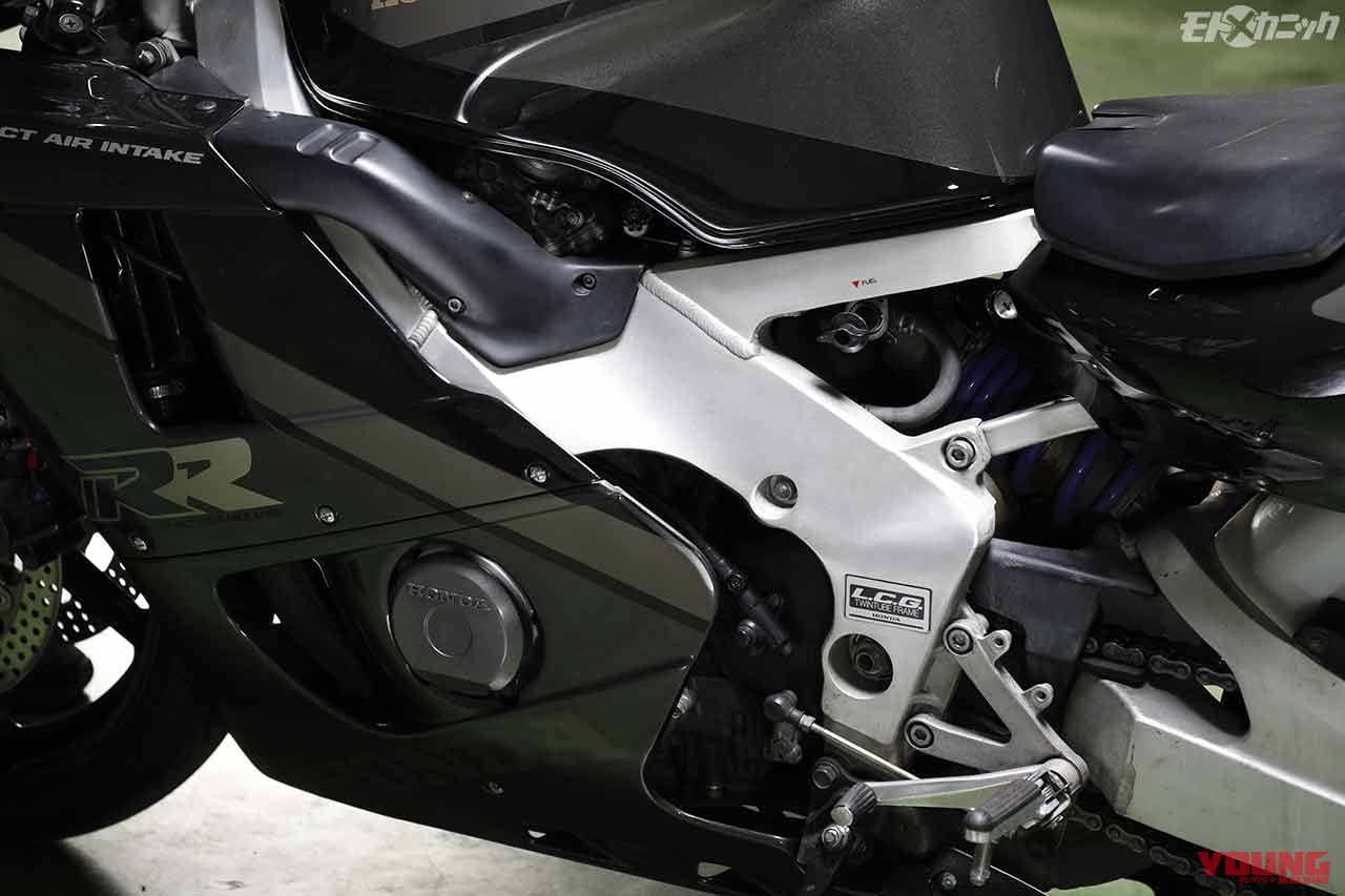 ホンダCBR400RR|LCG フレーム|日本独自のカテゴリー=400cc車に込められたこだわり【’80〜’90年代の夢よ再び】