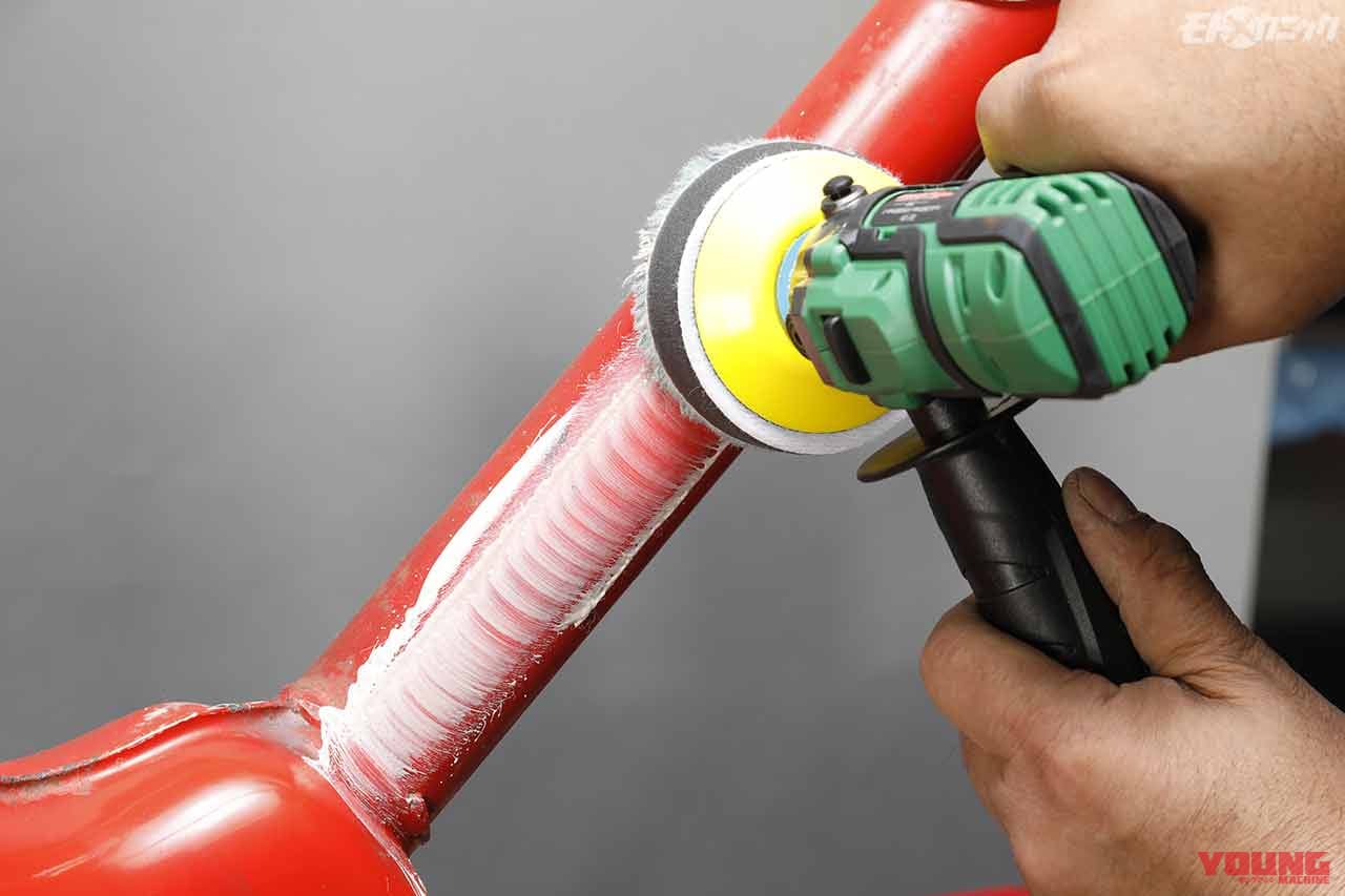 |バイクを効率よく磨きたいユーザー向け。機動力が圧倒的なコードレスポリッシャー〈ストレート〉