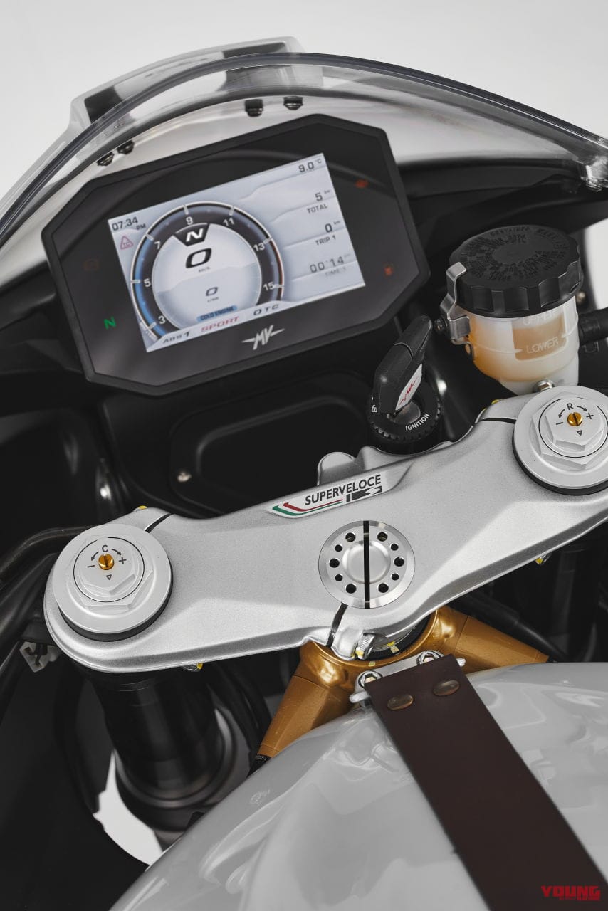 |スポークホイール標準装備! MVアグスタ「スーパーベローチェS」はレーシングキットも付属