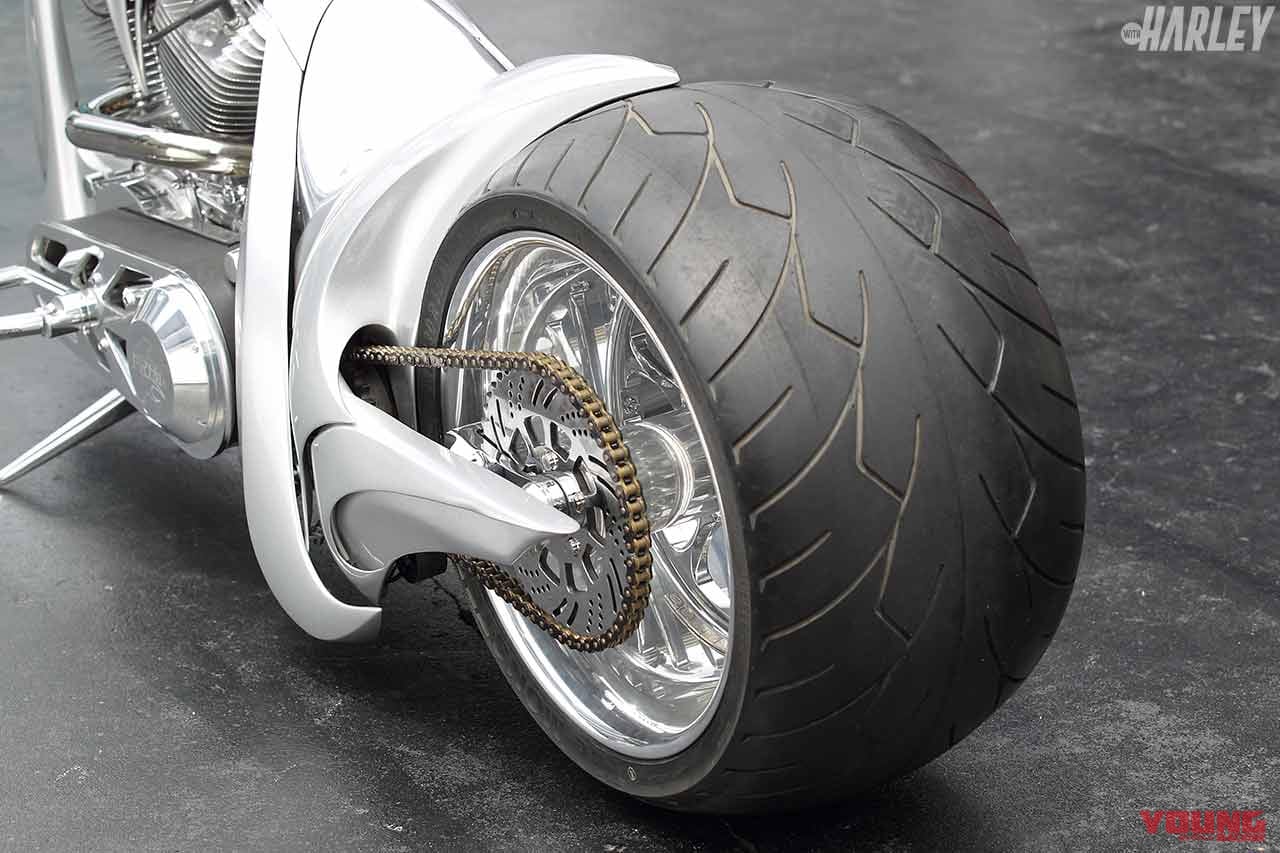 カスタムハーレー|'06ヘリテイジスプリンガー|トライジャカスタム「エクスカリバー」タイヤ|ハーレーカスタムトレンドニュース:驚愕クオリティ!!の合法カスタムチョッパー〈トライジャ〉