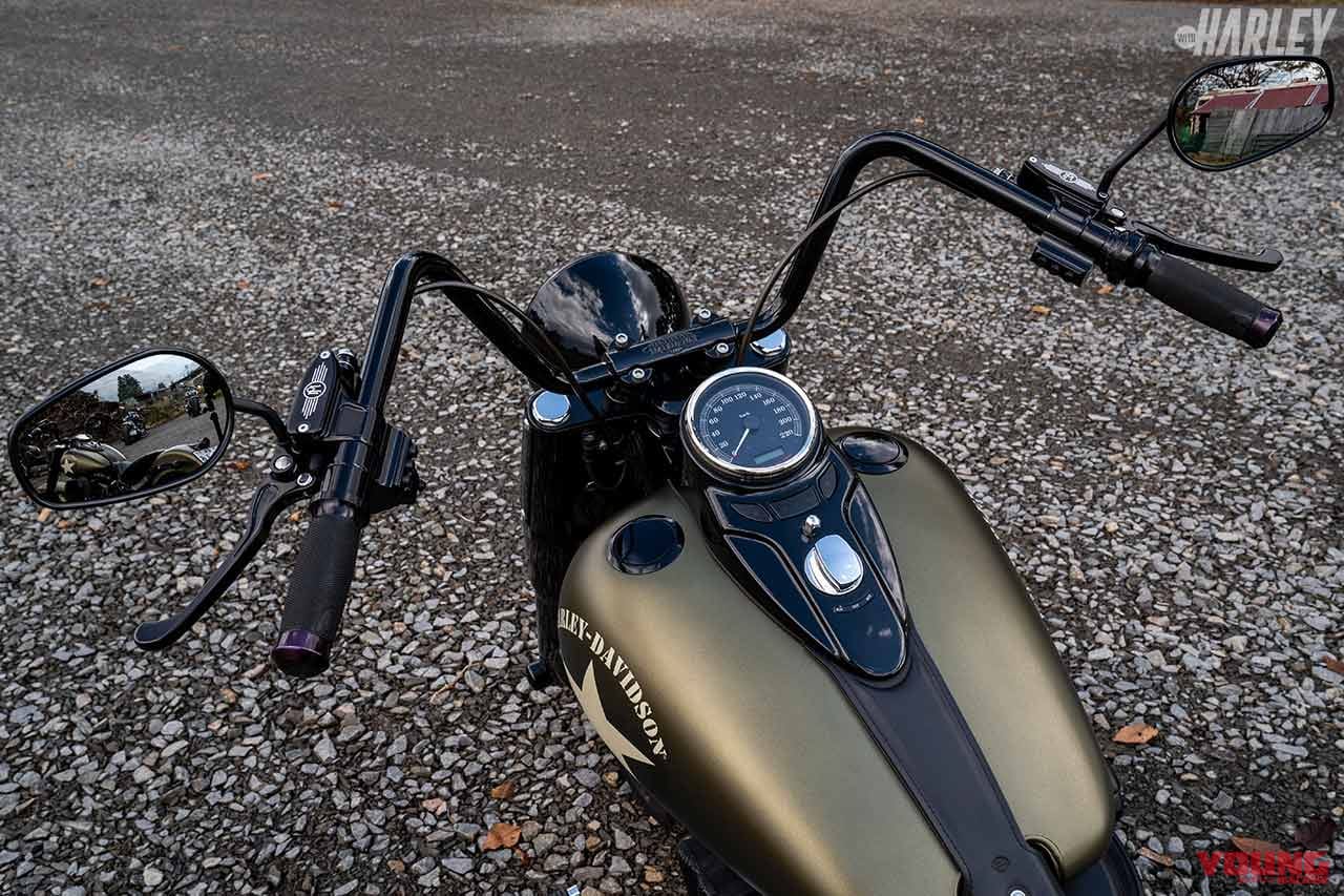 |ハーレーカスタムトレンドニュース:2台のFLSSを一卵性双生児フルカスタム〈ブイモンスター〉