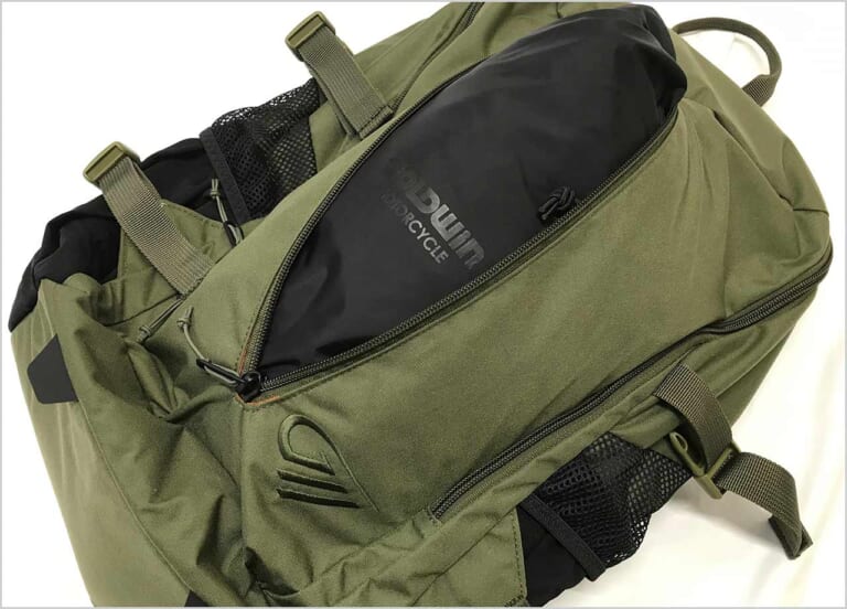 ゴールドウインモーターサイクル GSM22104 Gベクタープロフェッショナルレインスーツ|収納ポーチ|軽量&コンパクトでレインスーツの域を超えたマルチアウター〈ゴールドウインモーターサイクル〉