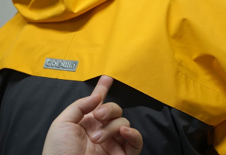 ゴールドウインモーターサイクル GSM22104 Gベクタープロフェッショナルレインスーツ|背中のベンチレーション|軽量&コンパクトでレインスーツの域を超えたマルチアウター〈ゴールドウインモーターサイクル〉