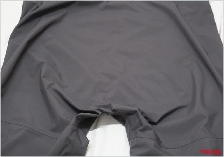 ゴールドウインモーターサイクル GSM22104 Gベクタープロフェッショナルレインスーツ|シームレスヒップ構造|軽量&コンパクトでレインスーツの域を超えたマルチアウター〈ゴールドウインモーターサイクル〉