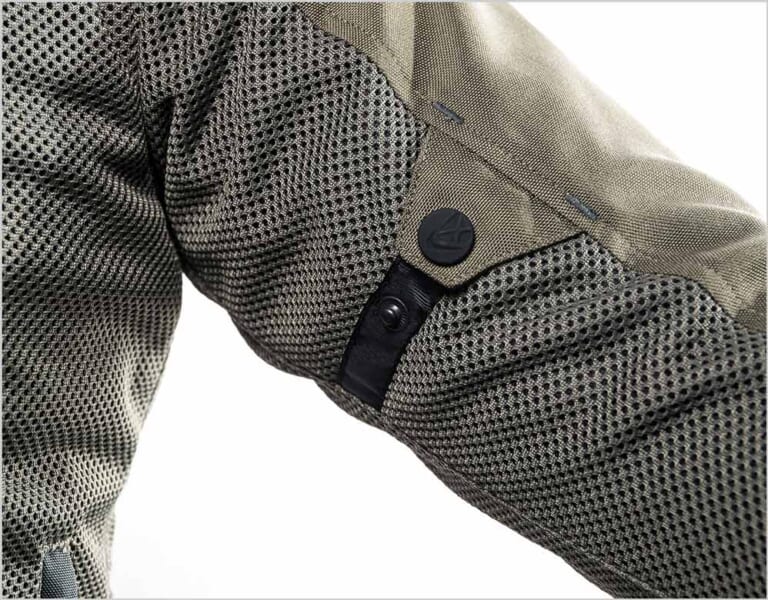 イクソン|LEVANT AIR A ジャケット|モトGP中上貴晶選手も愛用する注目度急上昇中のフレンチブランド「イクソン」