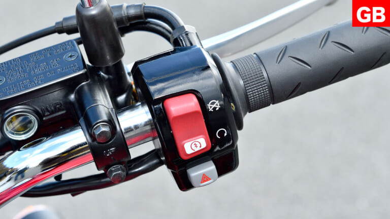 ホンダGB350|ハンドルスイッチ|ホンダGB350 vs ヤマハSR400ディテール徹底比較【ネオクラとリアルレトロ、実は対照的だ】