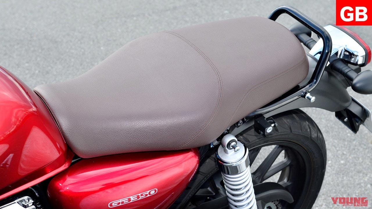 ホンダGB350|シート|ホンダGB350 vs ヤマハSR400ディテール徹底比較【ネオクラとリアルレトロ、実は対照的だ】