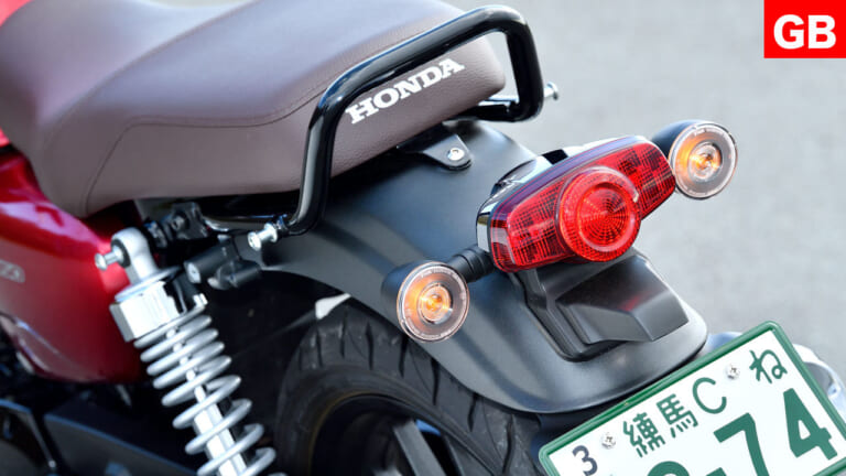 ホンダGB350|テールランプ|ホンダGB350 vs ヤマハSR400ディテール徹底比較【ネオクラとリアルレトロ、実は対照的だ】