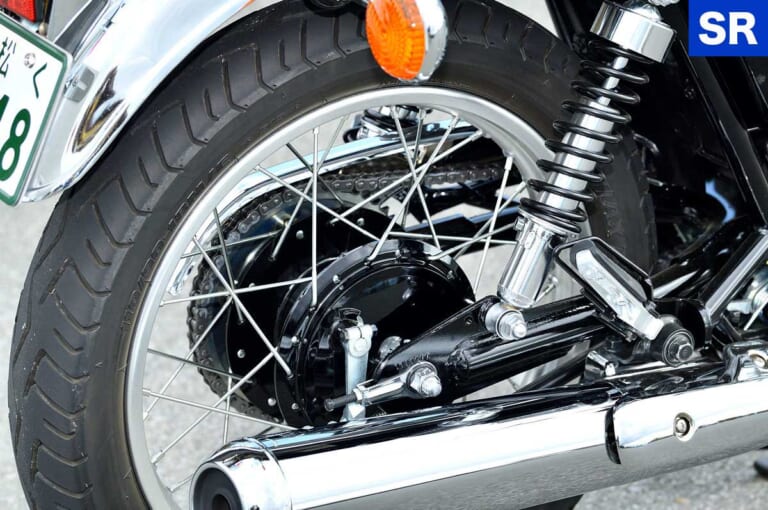 ヤマハSR400ファイナルエディション|リヤまわり|ホンダGB350 vs ヤマハSR400ディテール徹底比較【ネオクラとリアルレトロ、実は対照的だ】