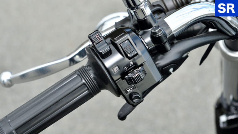 ヤマハSR400ファイナルエディション|ハンドルスイッチ|ホンダGB350 vs ヤマハSR400ディテール徹底比較【ネオクラとリアルレトロ、実は対照的だ】