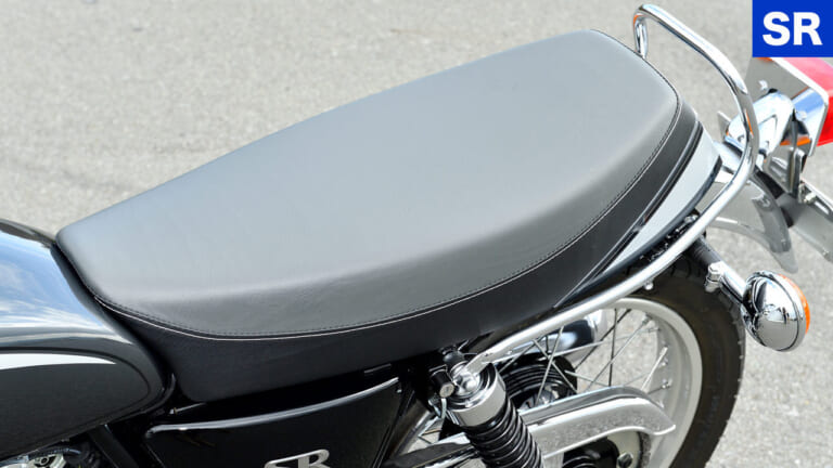 ヤマハSR400ファイナルエディション|シート|ホンダGB350 vs ヤマハSR400ディテール徹底比較【ネオクラとリアルレトロ、実は対照的だ】