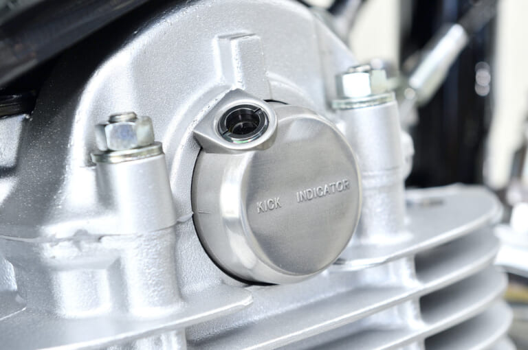 ヤマハSR400ファイナルエディション|タンクインフレーム|ホンダGB350 vs ヤマハSR400ディテール徹底比較【ネオクラとリアルレトロ、実は対照的だ】