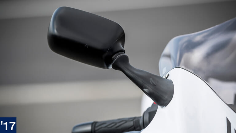 スズキ新旧ハヤブサ徹底比較|ミラー|('17)2代目|スズキ新旧ハヤブサ徹底写真比較解説【2代目から新型3代目へ、圧倒的な無敵感を継承】