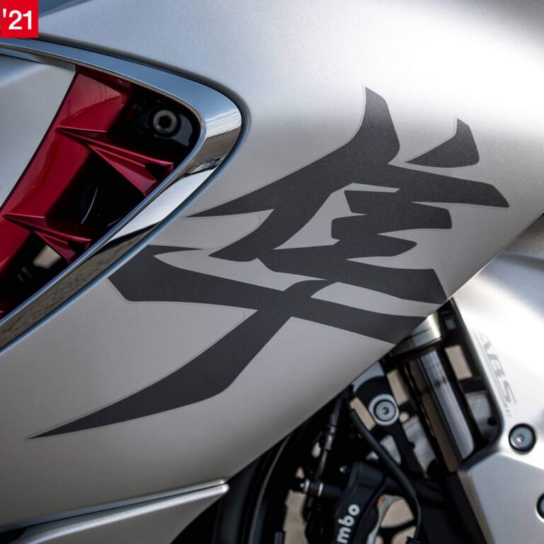 スズキ新旧ハヤブサ徹底比較|スタイリング|('21)新型|スズキ新旧ハヤブサ徹底写真比較解説【2代目から新型3代目へ、圧倒的な無敵感を継承】