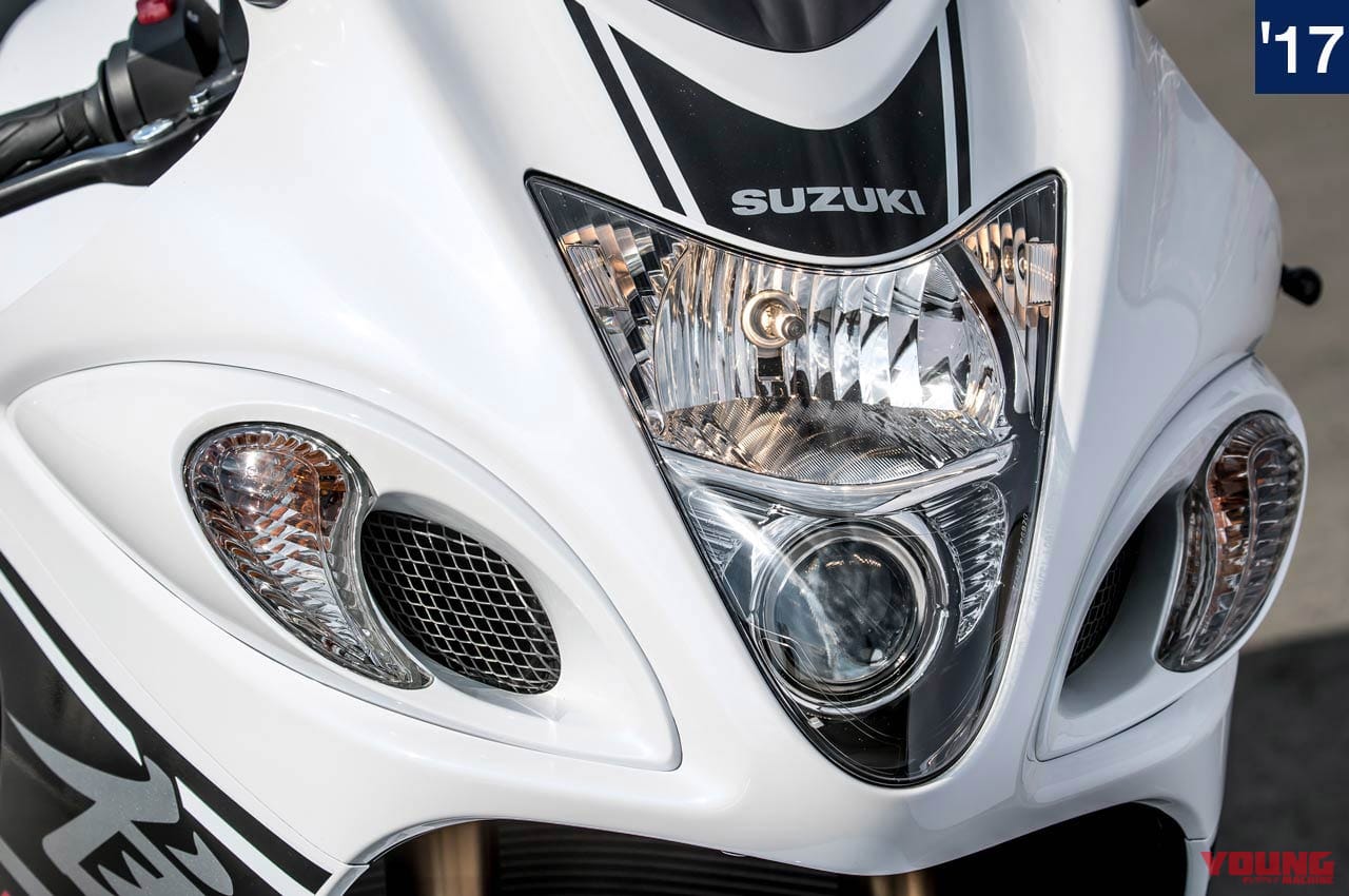 スズキ新旧ハヤブサ徹底比較|LEDヘッドライト|('17)2代目|スズキ新旧ハヤブサ徹底写真比較解説【2代目から新型3代目へ、圧倒的な無敵感を継承】