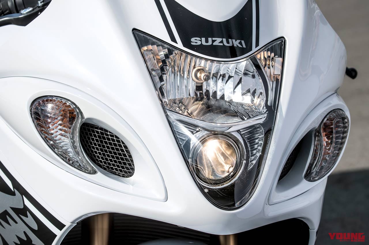 スズキ新旧ハヤブサ徹底比較|LEDヘッドライト|('17)2代目|スズキ新旧ハヤブサ徹底写真比較解説【2代目から新型3代目へ、圧倒的な無敵感を継承】