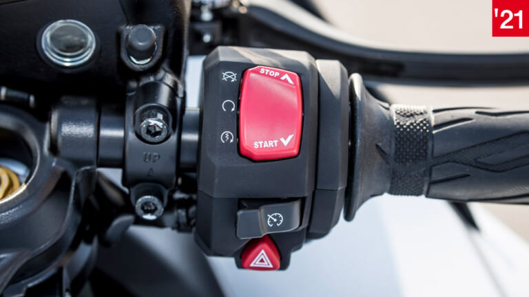 スズキ新旧ハヤブサ徹底比較|ハンドルスイッチ|('21)新型|スズキ新旧ハヤブサ徹底写真比較解説【2代目から新型3代目へ、圧倒的な無敵感を継承】