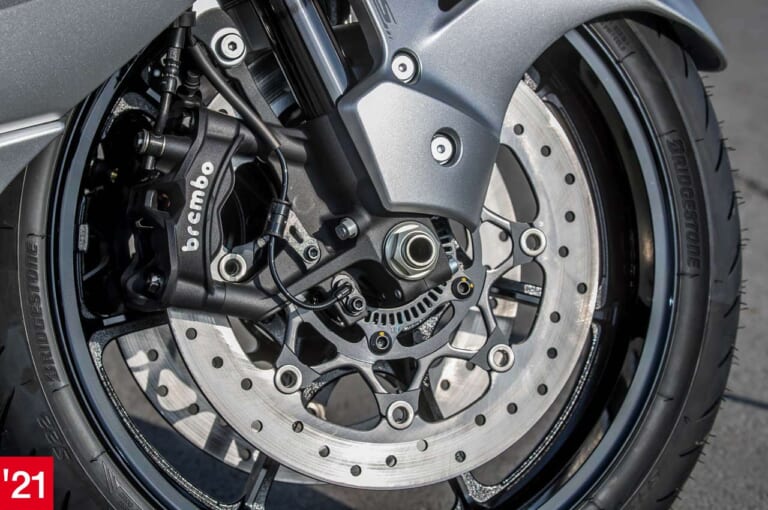 スズキ新旧ハヤブサ徹底比較|フロントまわり|('21)新型|スズキ新旧ハヤブサ徹底写真比較解説【2代目から新型3代目へ、圧倒的な無敵感を継承】