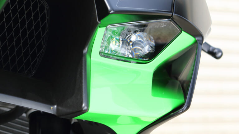 カワサキ ニンジャZX-10R|ウイングレット|カワサキ ニンジャZX-10Rディテール写真解説【勝てるバイクだから公道も乗りやすい】