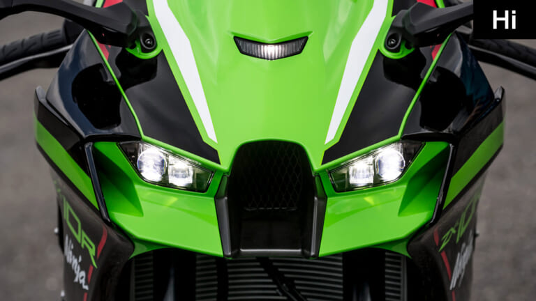 カワサキ ニンジャZX-10R|LEDヘッドライト|カワサキ ニンジャZX-10Rディテール写真解説【勝てるバイクだから公道も乗りやすい】