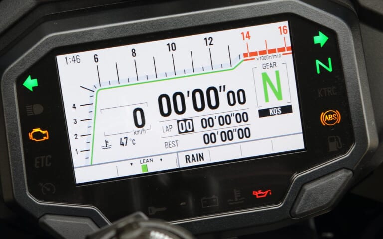 カワサキ ニンジャZX-10R|TFTメーター|カワサキ ニンジャZX-10Rディテール写真解説【勝てるバイクだから公道も乗りやすい】