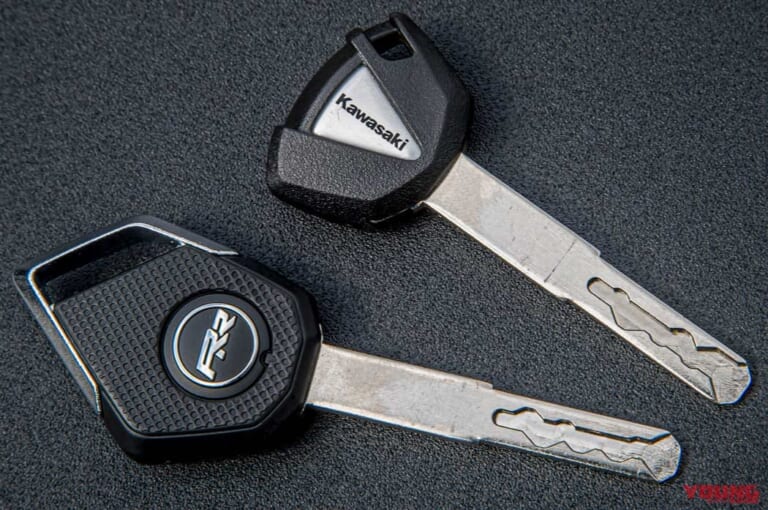 カワサキ ニンジャZX-10R/RR|キー|カワサキ ニンジャZX-10Rディテール写真解説【勝てるバイクだから公道も乗りやすい】