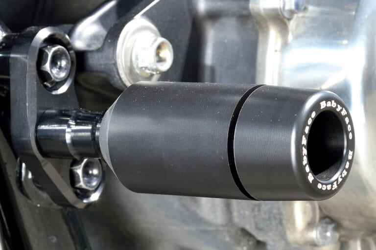 ホンダCB1100RS/EX|ベビーフェイス フレームスライダー|CB1100RS/EXのクラシカルスタイルに似合うパフォーマンスパーツ〈ベビーフェイス〉