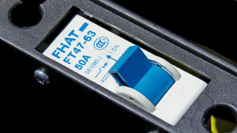 電動バイク|トロモックス ミノ|バッテリー充電|人間工学に基づいた電動バイク「MINO」試乗インプレッション【こんな”電動ミニモト”待ってました!】