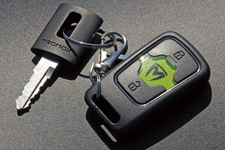 電動バイク|トロモックス ミノ|キー|人間工学に基づいた電動バイク「MINO」試乗インプレッション【こんな”電動ミニモト”待ってました!】