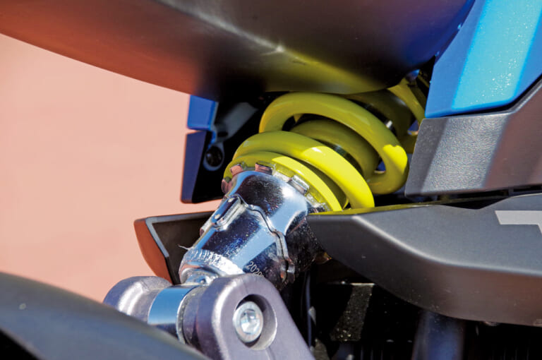 電動バイク|トロモックス ミノ|シングルリヤサスペンション|人間工学に基づいた電動バイク「MINO」試乗インプレッション【こんな”電動ミニモト”待ってました!】