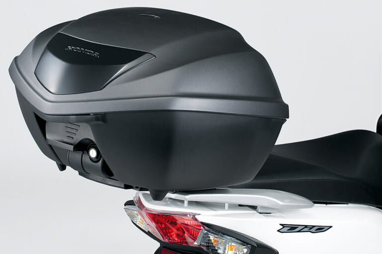 ホンダ ディオ110|トップボックス|ホンダ ディオ110ディテール写真解説【大径14インチホイール&洗練されたデザイン】