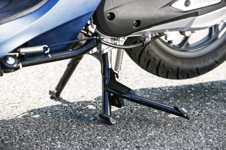 ホンダ ディオ110|センタースタンド|ホンダ ディオ110ディテール写真解説【大径14インチホイール&洗練されたデザイン】