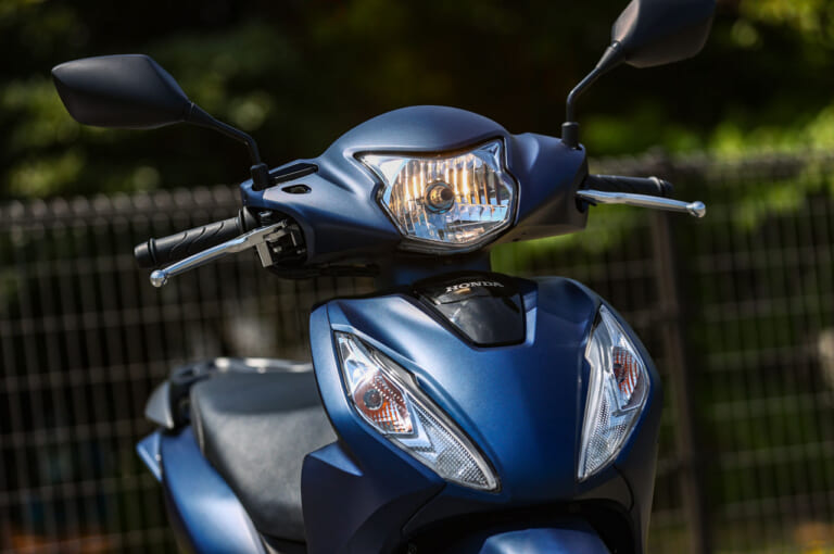 ホンダ ディオ110|ヘッドライト|ホンダ ディオ110ディテール写真解説【大径14インチホイール&洗練されたデザイン】