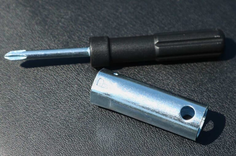 ホンダ ディオ110|車載工具|ホンダ ディオ110ディテール写真解説【大径14インチホイール&洗練されたデザイン】