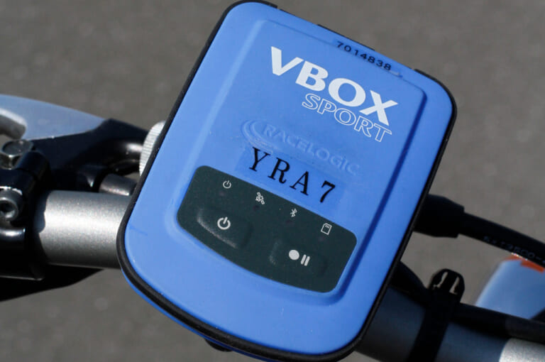 ヤマハライディングフィードバックシステム|GPS測定器|ライディングスキルの“見える化”でさらなる運転技術の向上を〈ヤマハライディングフィードバックシステム〉