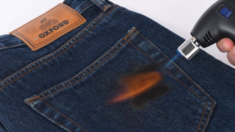 バイク用高強度デニム|オックスフォード アーマライトジーンズ|難燃性実験|高強度のオックスフォード アーマライトジーンズ、その実力をガチ検証【火で炙る/引きずり回す】