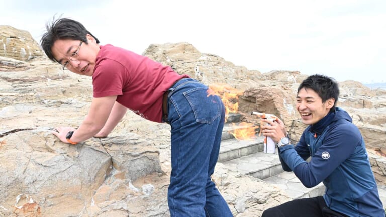 バイク用高強度デニム|オックスフォード アーマライトジーンズ|難燃性実験|高強度のオックスフォード アーマライトジーンズ、その実力をガチ検証【火で炙る/引きずり回す】