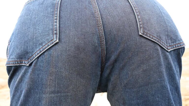 バイク用高強度デニム|オックスフォード アーマライトジーンズ|難燃性実験|高強度のオックスフォード アーマライトジーンズ、その実力をガチ検証【火で炙る/引きずり回す】