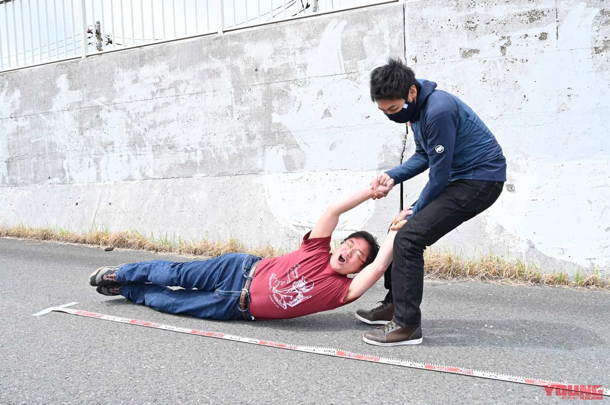 |高強度のオックスフォード アーマライトジーンズ、その実力をガチ検証【火で炙る/引きずり回す】