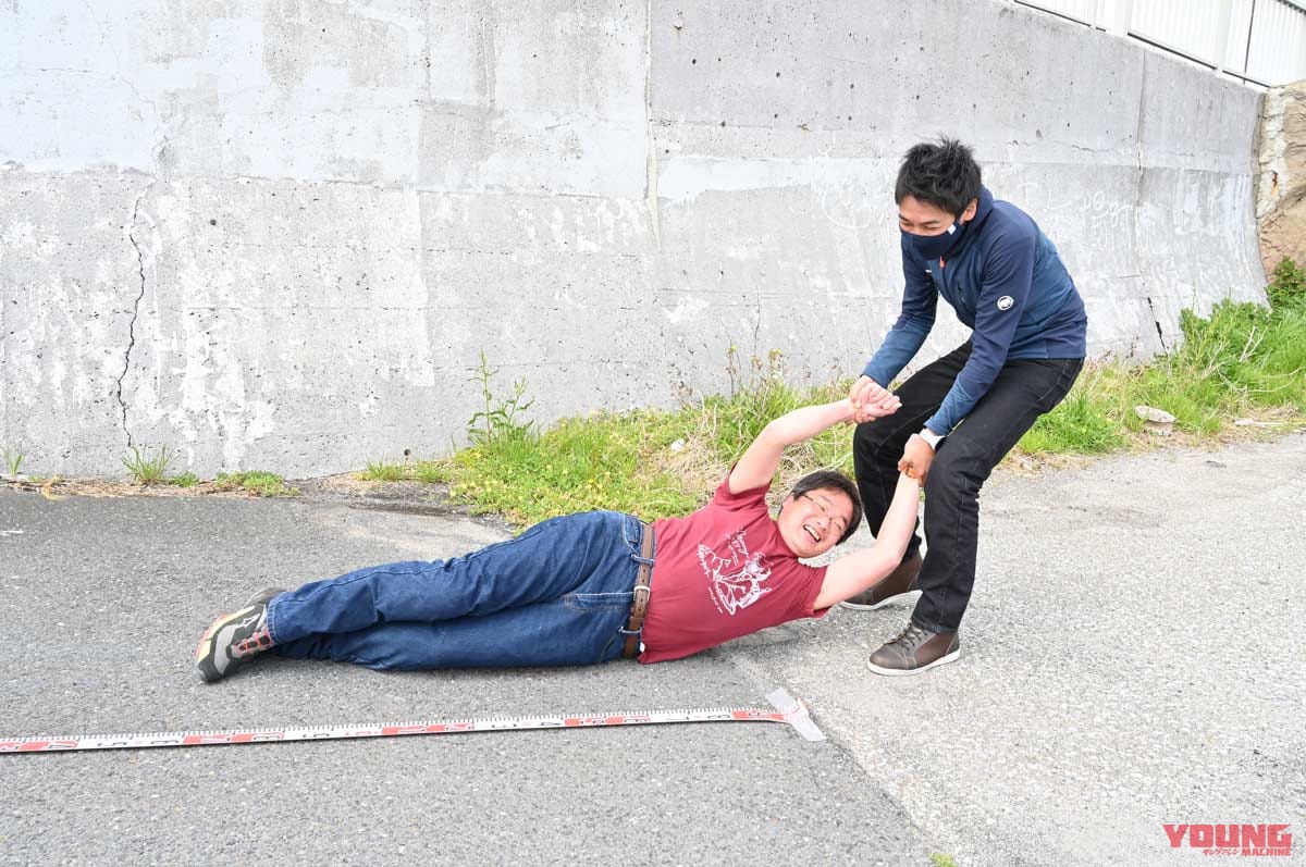 |高強度のオックスフォード アーマライトジーンズ、その実力をガチ検証【火で炙る/引きずり回す】