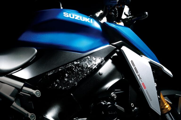 '21 スズキGSX-S1000|シートサイドカバー|’21スズキGSX-S1000発売【新時代を切り開くモノフォーカス過激スタイル+電子デバイスも充実】