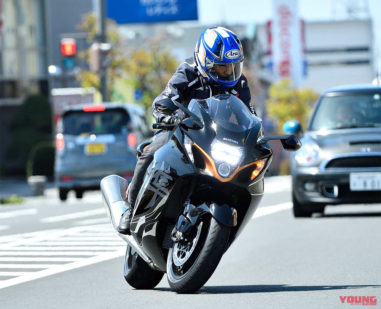 スズキ ハヤブサ(新型3代目)|街乗り|新旧ハヤブサ比較インプレッション〈街乗り編〉【巨体だがその割には市街地でも扱いやすい】